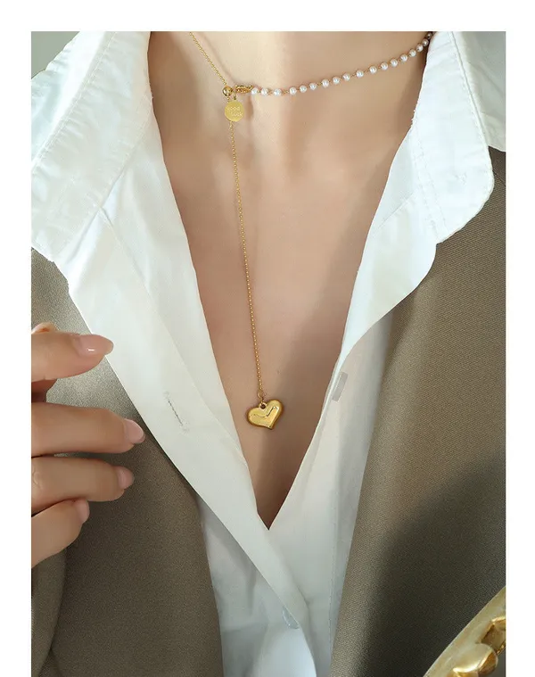 Gold_Good_Luck_Heart_Necklace_For_Women